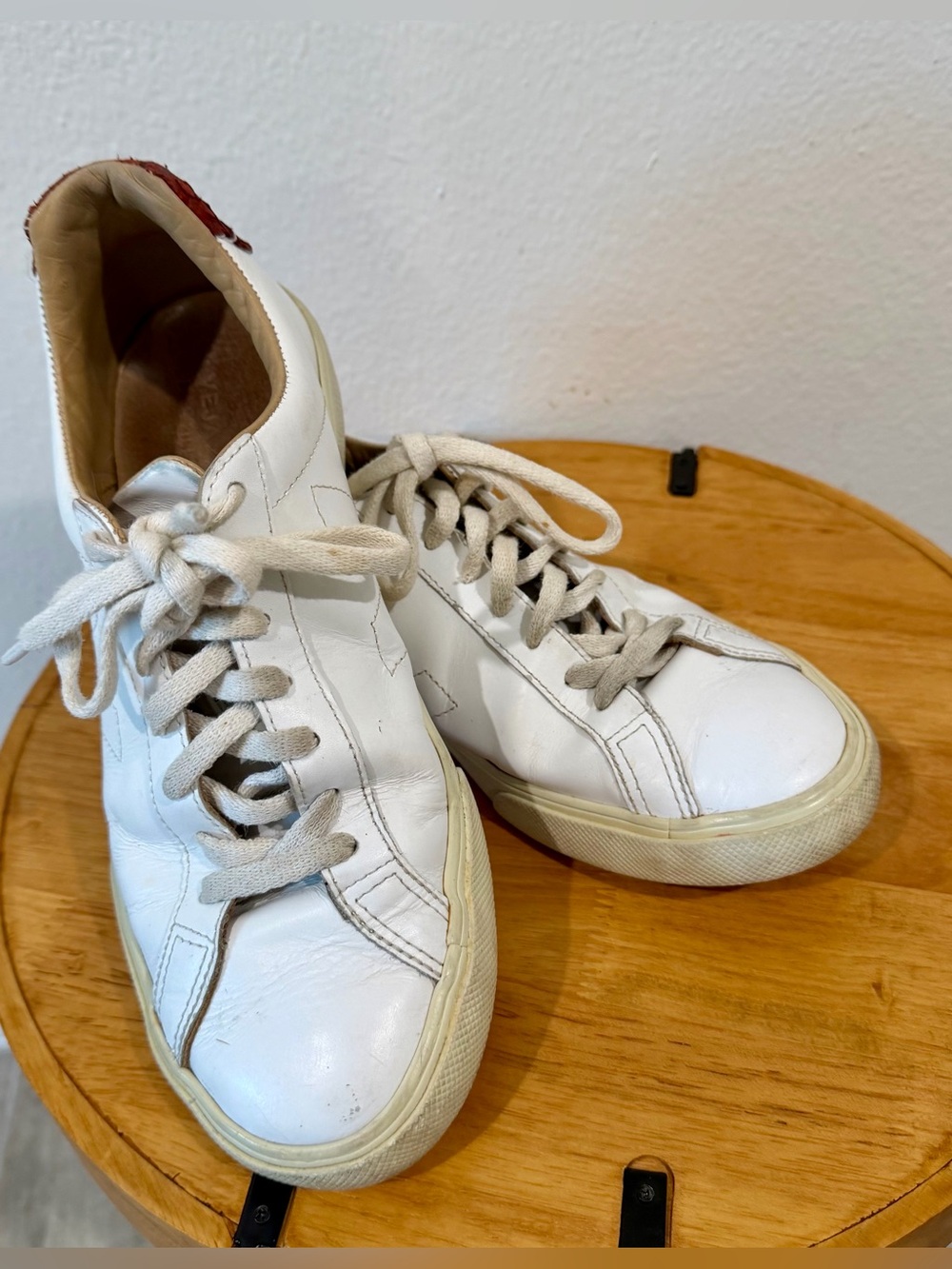 Veja Barneys Esplar Red Tilapia Sneaker size 8